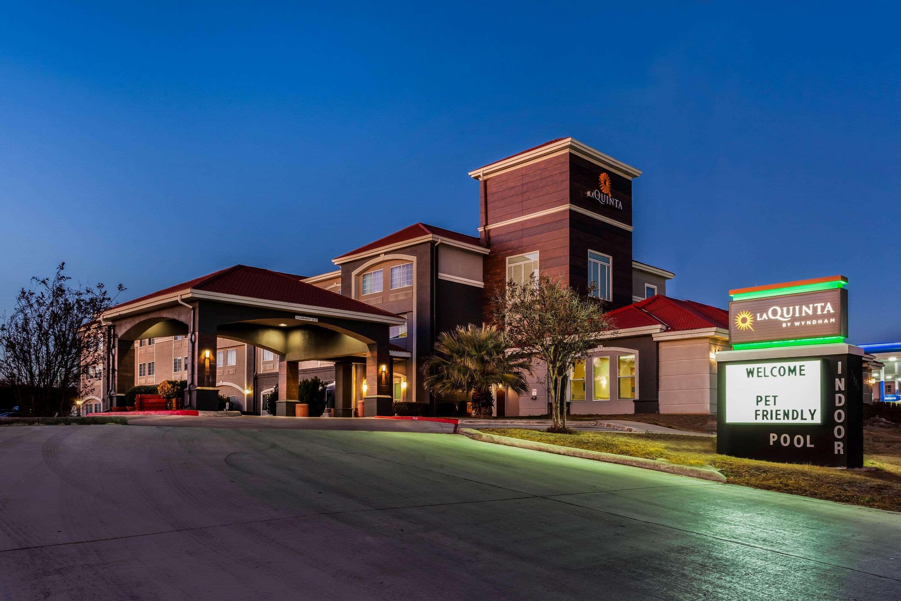 La Quinta By Wyndham Кървил Екстериор снимка
